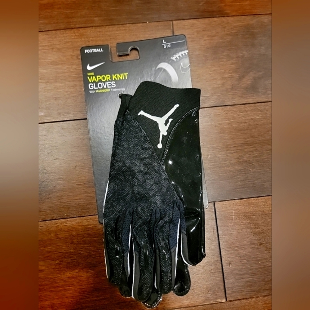 Nike Air Jordan Vapor Knit Gloves  DM0050-091 NWT Size L